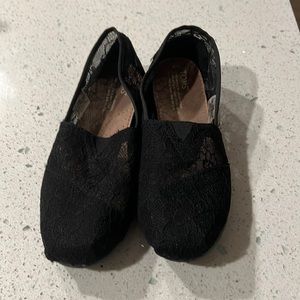Lace black Tom’s. Lightly used
